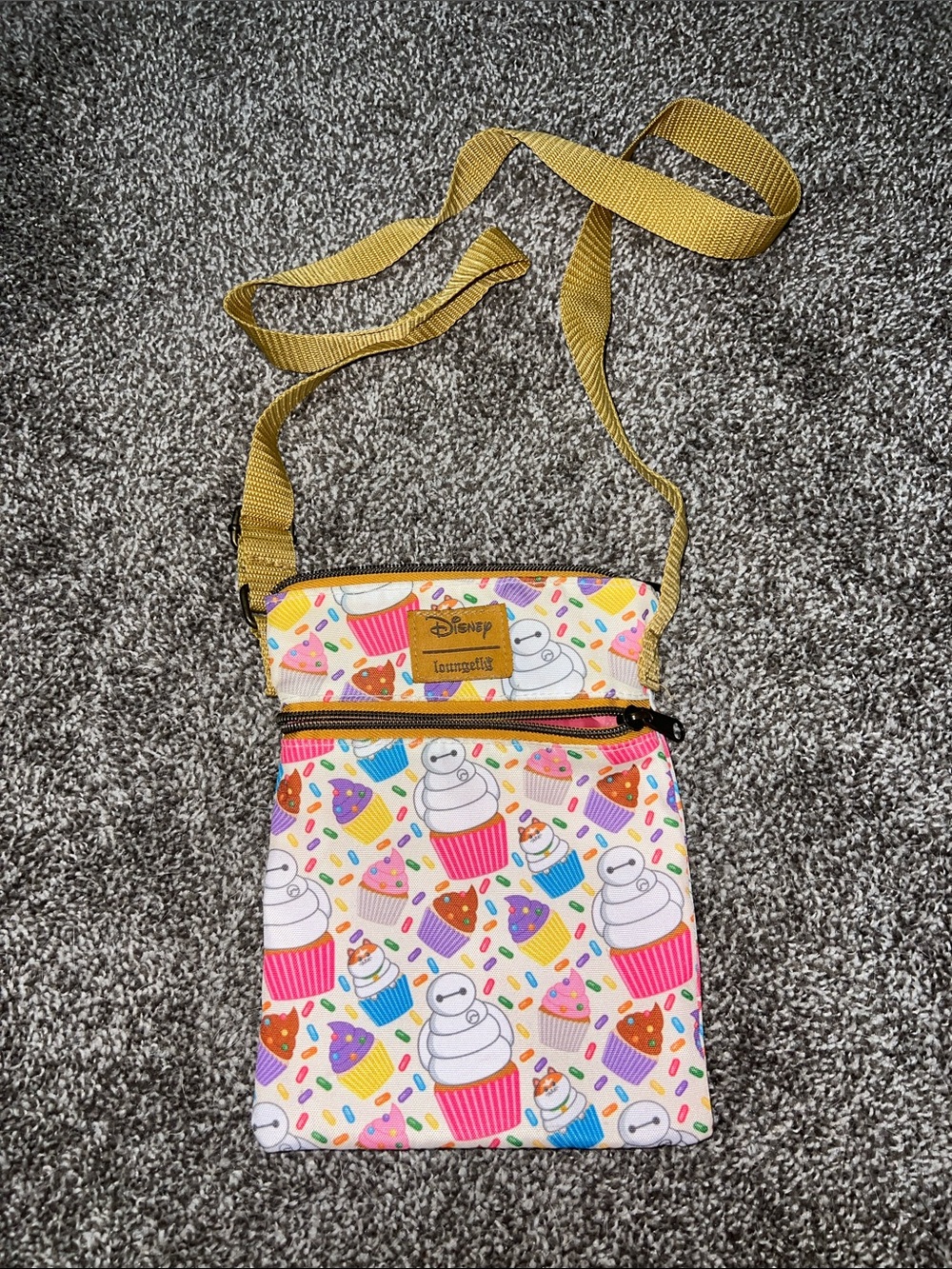 Disney Loungefly | Baymax Cupcake Crossbody Bag - Picture 1 of 2